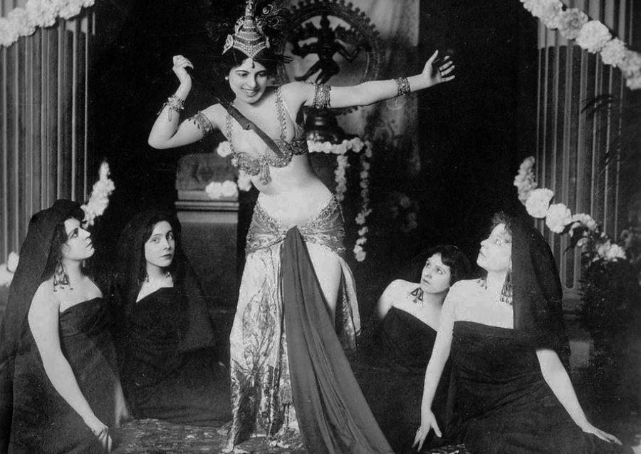 La grafóloga Elsa Alonso escribe esta semana sobre la legendaria Mata-Hari, la espía más conocida de nuestro siglo.